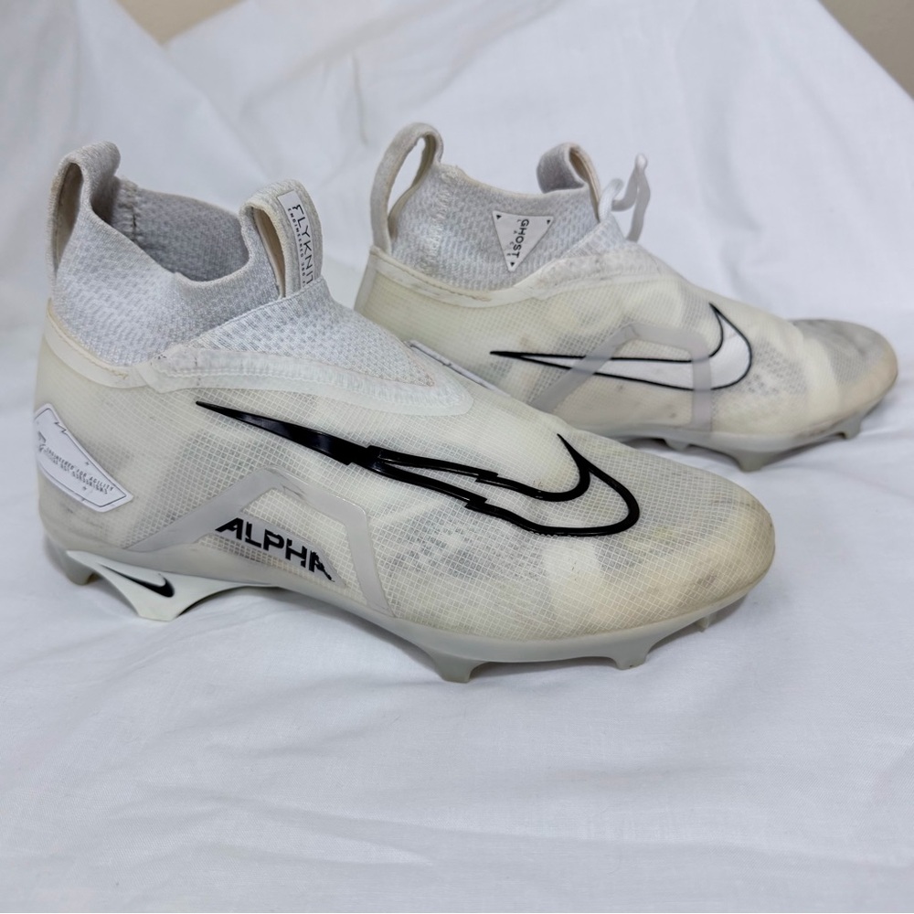 Nike Alpha Menace Elite 3 football cleats Men's Size 9,EU 42.5 ghost white/black